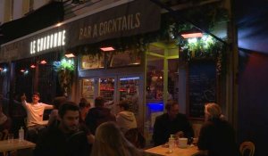 A Paris, un dernier verre avant le couvre-feu