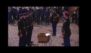 Hommage national à Samuel Paty: L'entrée émouvante du cercueil de Samuel Paty sur "One" de U2