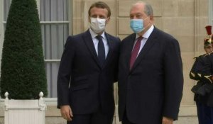 Emmanuel Macron reçoit le président arménien à l'Elysée