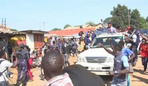 Ouganda : Bobi Wine acclamés par ses partisans après s'être enregistré comme candidat