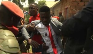 Présidentielle en Ouganda: l'opposant Bobi Wine arrêté après s'être enregistré comme candidat