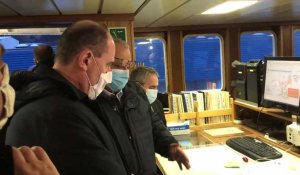 Jean Castex se fait expliquer la problématique de la pêche en eaux britanniques à Boulogne sur Mer