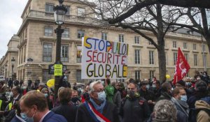 France : une loi controversée vise à protéger l'image des policiers