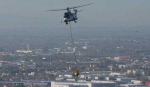 Futur téléphérique toulousain : opération déroulage des câbles par hélicoptère
