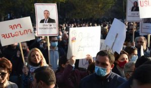 Arménie: des milliers de manifestants contre l'accord de paix au Nagorny Karabakh