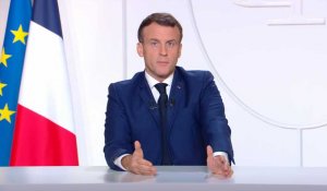 Macron annonce la réouverture des petits commerces à partir de samedi, jusqu'à 21H00