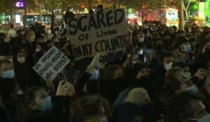 "Solidarité avec les réfugiés!": manifestation à Paris pour la mise à l'abri des migrants
