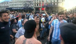 Les Argentins se réunissent pour rendre hommage à Maradona