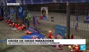 Décès de Diego Maradona : les supporters de Naples lui rendent hommage