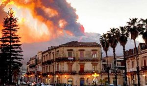 Intense activité volcanique en Sicile, l'Etna en éruption