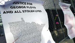 Le procès du meurtrier de George Floyd retardé au États-Unis