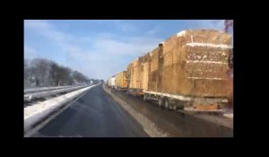 Neige : Des camions stockés sur l'A81