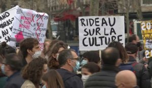 "Il est temps que ça cesse": les professionnels de la culture manifestent à Paris