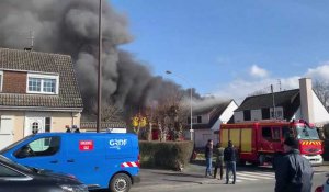 Une maison ravagée par les flammes aux confins de Dainville et Arras