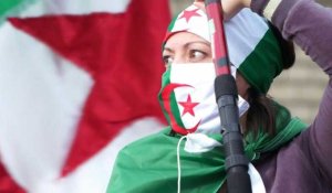 Rassemblement à Paris de sympathisants du Hirak algérien