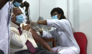 Côte d'Ivoire : début de la campagne de vaccination anti-Covid, des membres du gouvernement vaccinés
