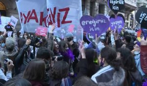 Droits des femmes: manifestation à Istanbul