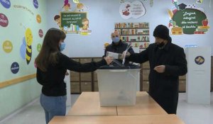 Ouverture des bureaux de vote pour les législatives au Kosovo