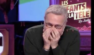 Les enfants de la télé : Laurent Ruquier hilare devant le chanteur Edouardo qui ne lâche pas le micro (vidéo)