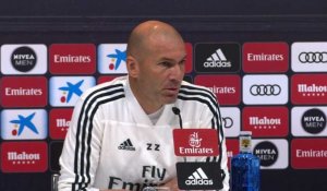 Real Madrid: Varane n'a "pas parlé" de quitter le club (Zidane)