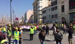 Gilets jaunes à Marseille - acte 22 : les policiers encadrent les 2000 manifestants