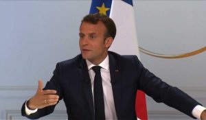 Emmanuel Macron "regrette" d'avoir été "dur, parfois injuste"