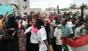 Soudan: des manifestants continuent leur sit-in devant le QG de l'armée