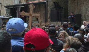 Les catholiques célèbrent le Vendredi Saint à Jérusalem
