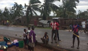 Cyclone au Mozambique: cinq morts et des villages isolés rasés