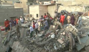 Pakistan : au moins une dizaine de morts dans l'effondrement d'un immeuble