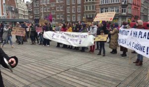 Journée de la femme  à Namur : action de sensibilisation place d'armes