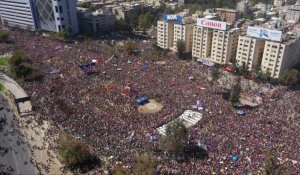Chili: une foule immense contre les violences faites aux femmes