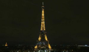 Coronavirus: la Tour Eiffel scintille plus longtemps en hommage aux soignants