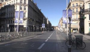 Coronavirus: rues désertes de Lille en plein confinement