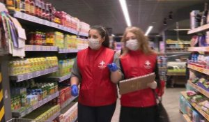 A Moscou, des volontaires à l'aide des séniors isolés par le coronavirus