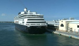 Coronavirus: le navire de croisière Zaandam accoste à Fort Lauderdale en Floride