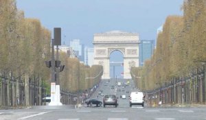 Coronavirus : la place de la Concorde et les Champs-Elysées, quasi déserts au 21e jour de confinement