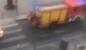 Lille: l'hommage des pompiers aux soignants