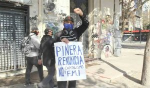 Chili: des manifestants se rassemblent pour la fête du travail malgré le confinement