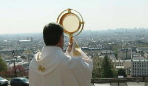 Coronavirus: l'archevêque de Paris bénit la ville depuis le Sacré-Coeur