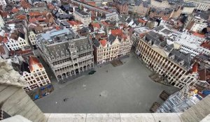Coronavirus: la Grand-Place de Bruxelles quasi déserte