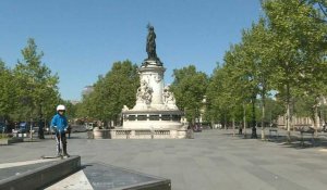 A Paris, la place de la République quasi-vide au 38e jour de confinement
