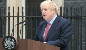 Coronavirus: guéri, Johnson assure que le Royaume-Uni "commence à inverser la tendance"
