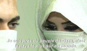 Coronavirus: avec masques assortis, de jeunes Gazaouis se disent oui