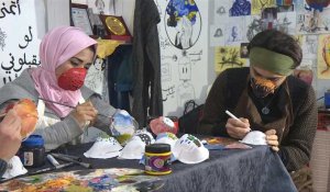 Coronavirus: à Gaza, des masques peints pour inciter la population à les porter