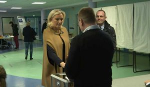Municipales: Marine Le Pen vote à Hénin-Beaumont