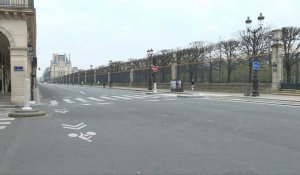 Confinement: la rue de Rivoli à Paris quasi-déserte