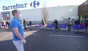 Maubeuge: file d'attente chez Carrefour à L'Epinette