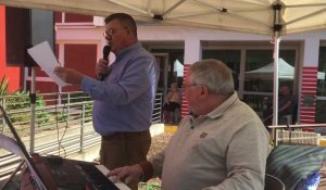 Le maire de Sallaumines chante pour les résidents de la maison de retraite Jacques Duclos