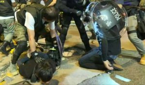 La police de Hong Kong procède à des arrestations après des clashs